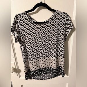 Chico’s Women’s Endless Medallions Kaylee Crew Short-Sleeve Jersey Top Sz 1